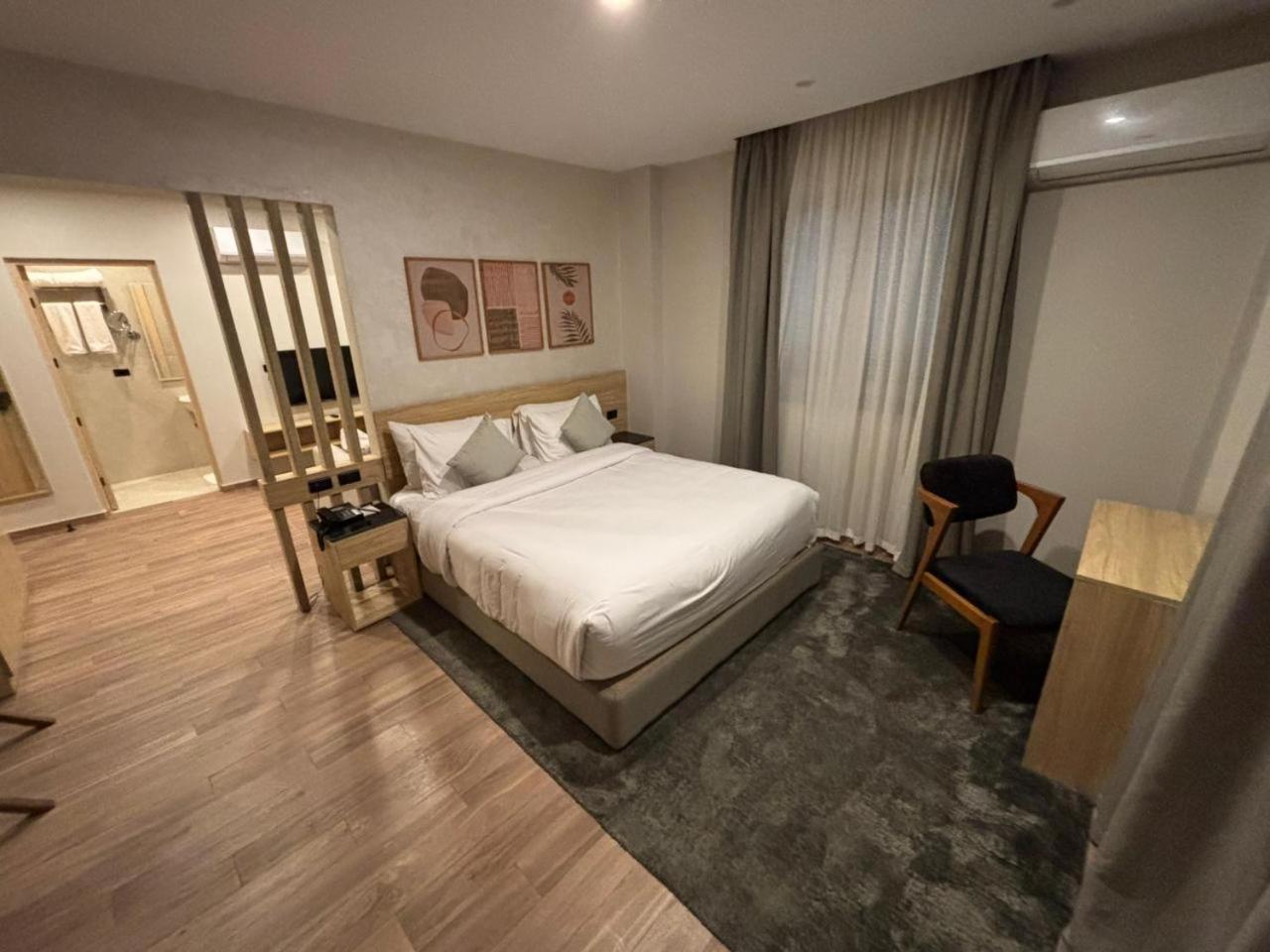 Motel Lacasa 3*
